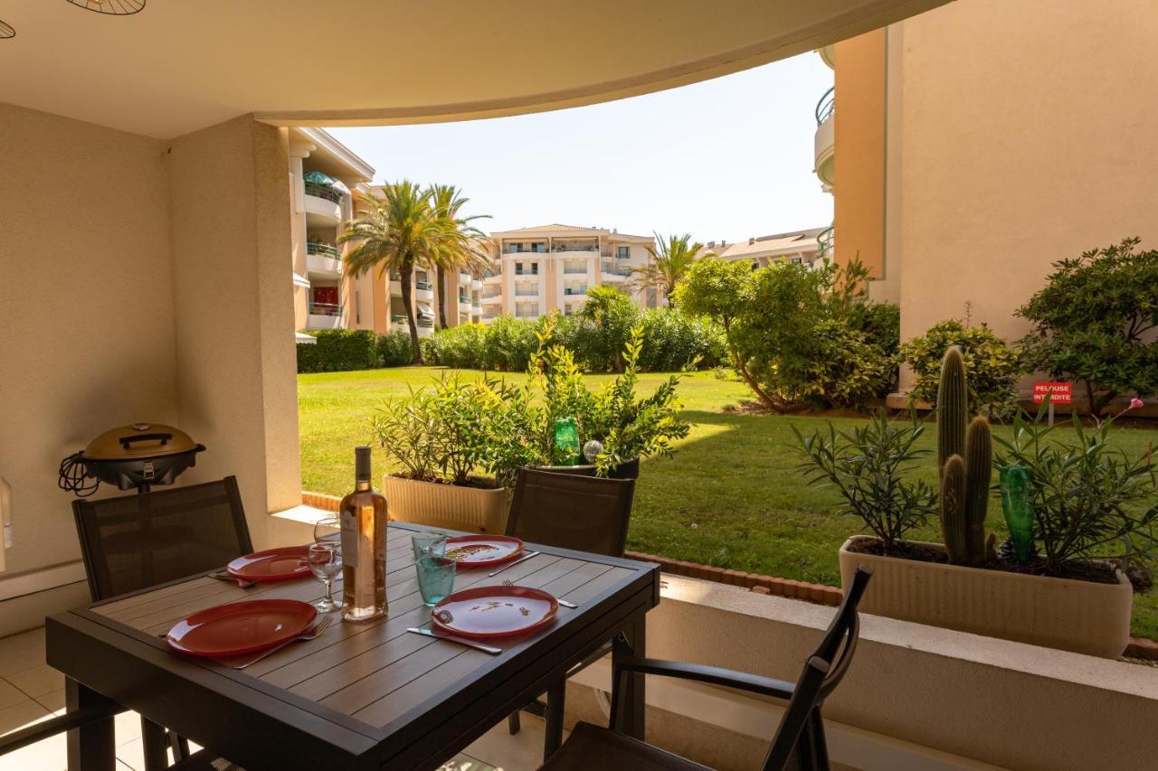 Location Port Frejus, Bord De Mer Exteriér fotografie